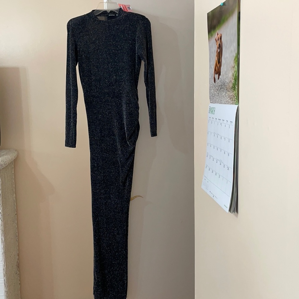 Black sparkly boohoo bodycon dress with leg slit